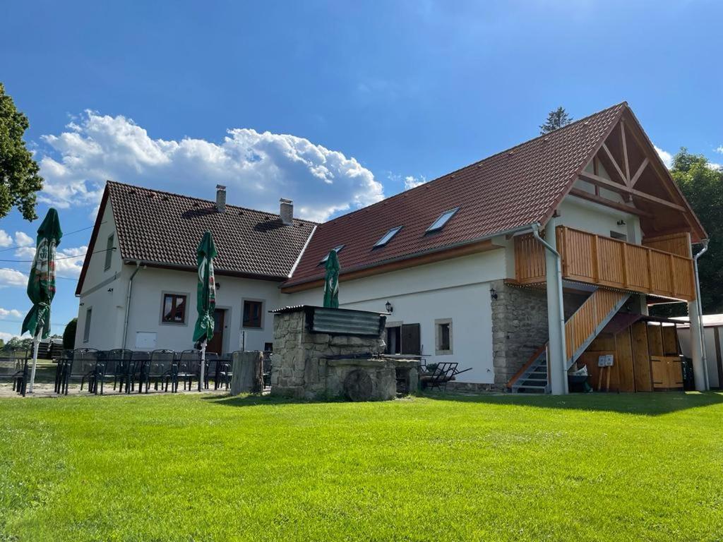 U Rybnika Smrcna Hotel Nova Bystrice Exterior photo