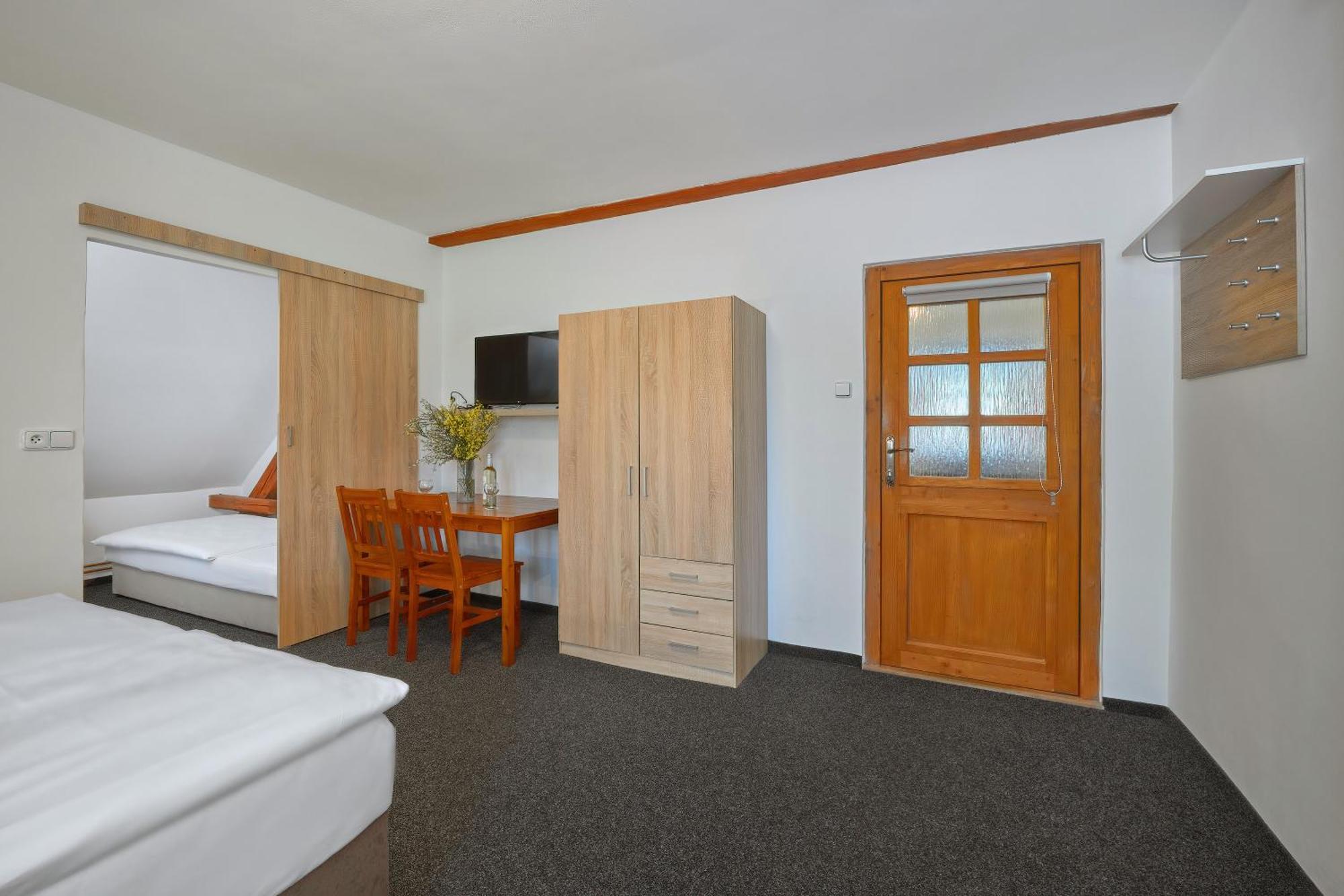 U Rybnika Smrcna Hotel Nova Bystrice Exterior photo